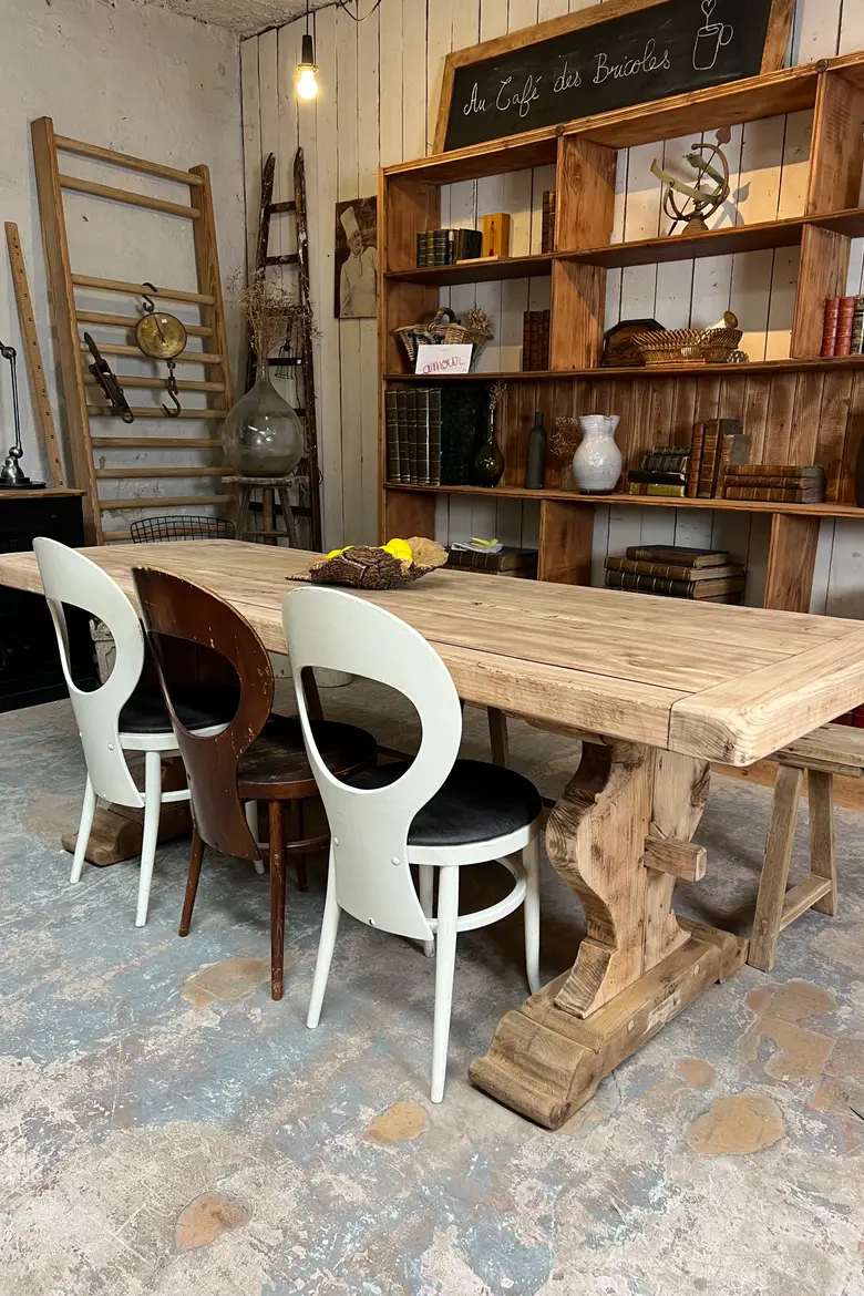 Table de monastère en chêne