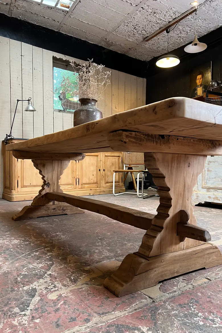 Table de monastère en chêne