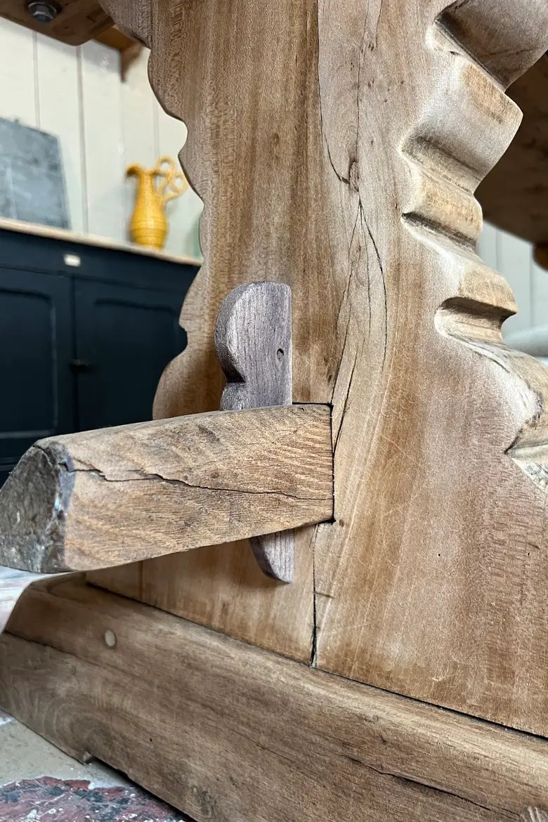 Table de monastère en chêne