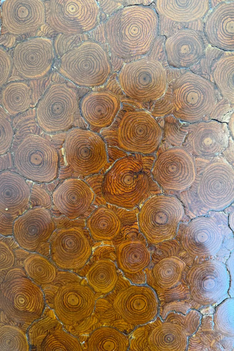 Table de vigneron ancienne à plateau en bois de bout
