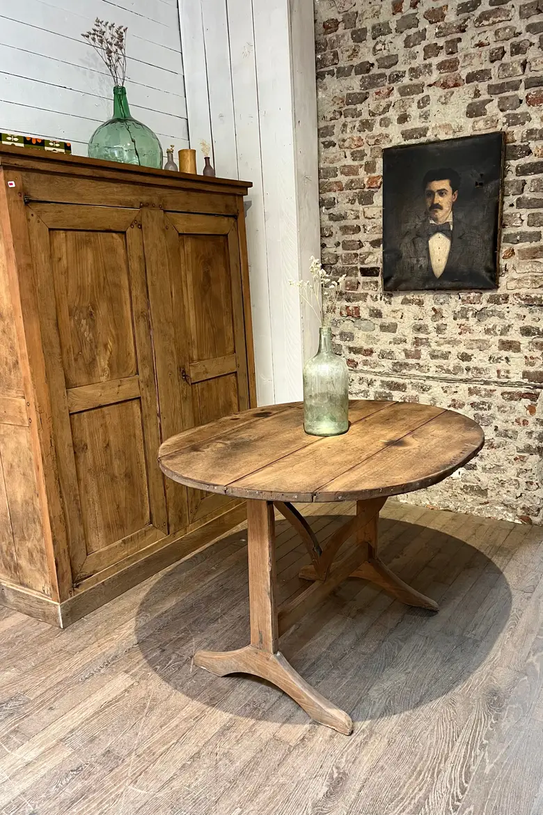 Table de vigneron en noyer Début XXème