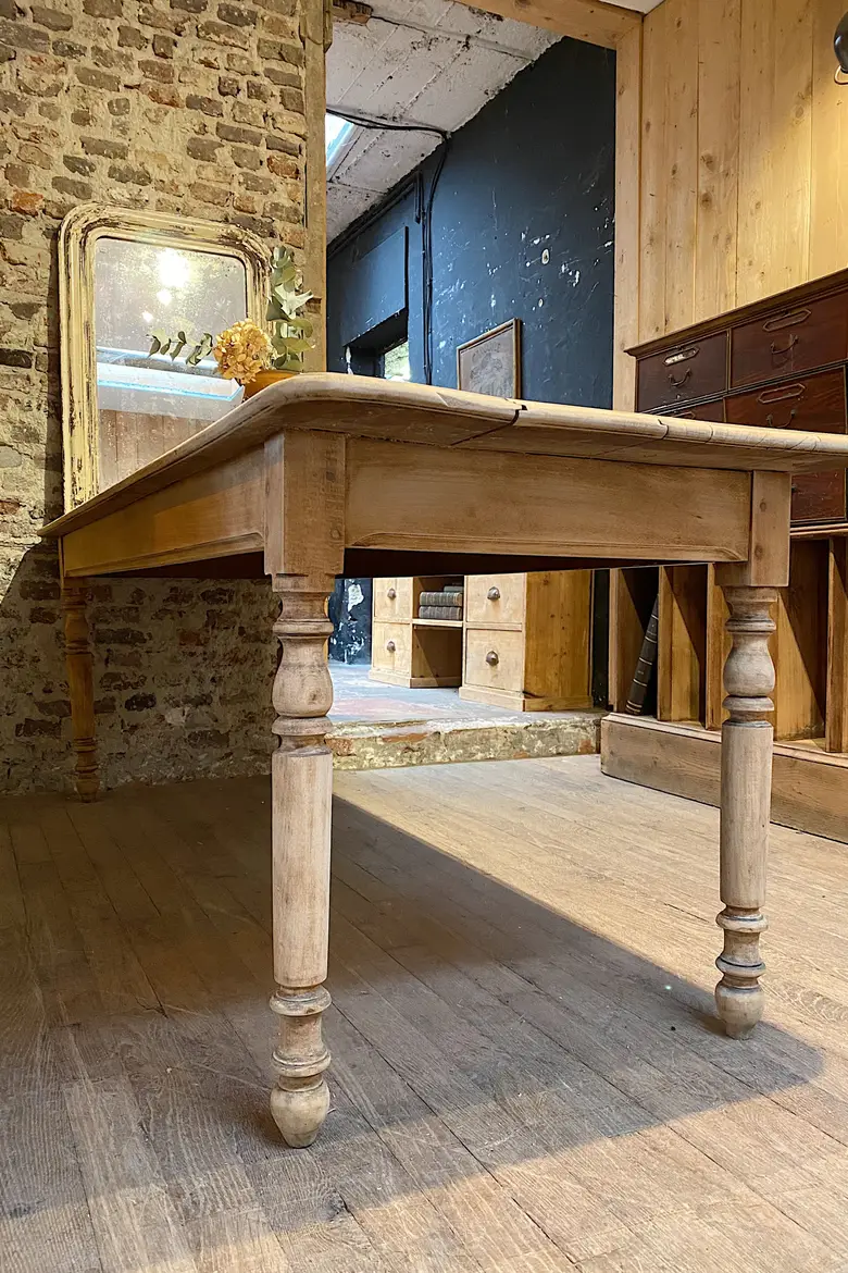 Table d’estaminet en hêtre Début XXème
