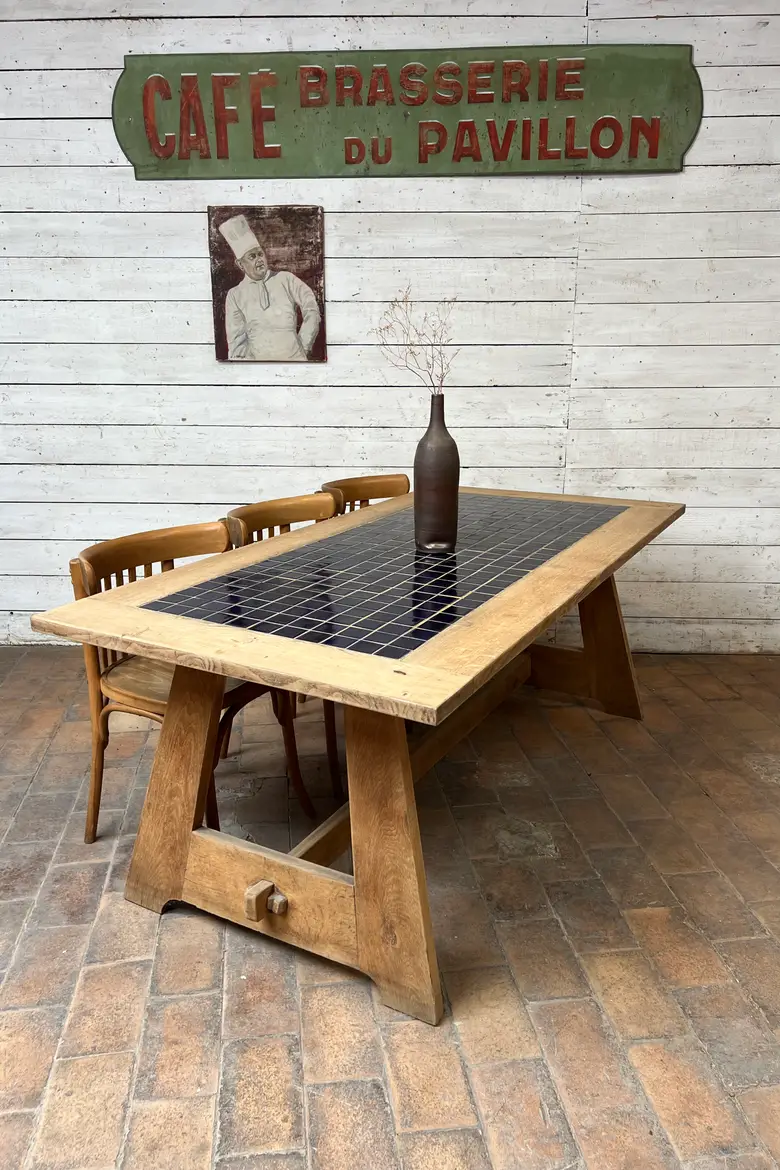 Table en chêne carrelée