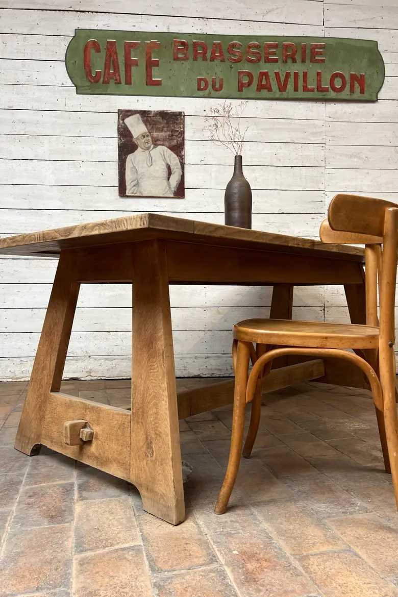 Table en chêne carrelée