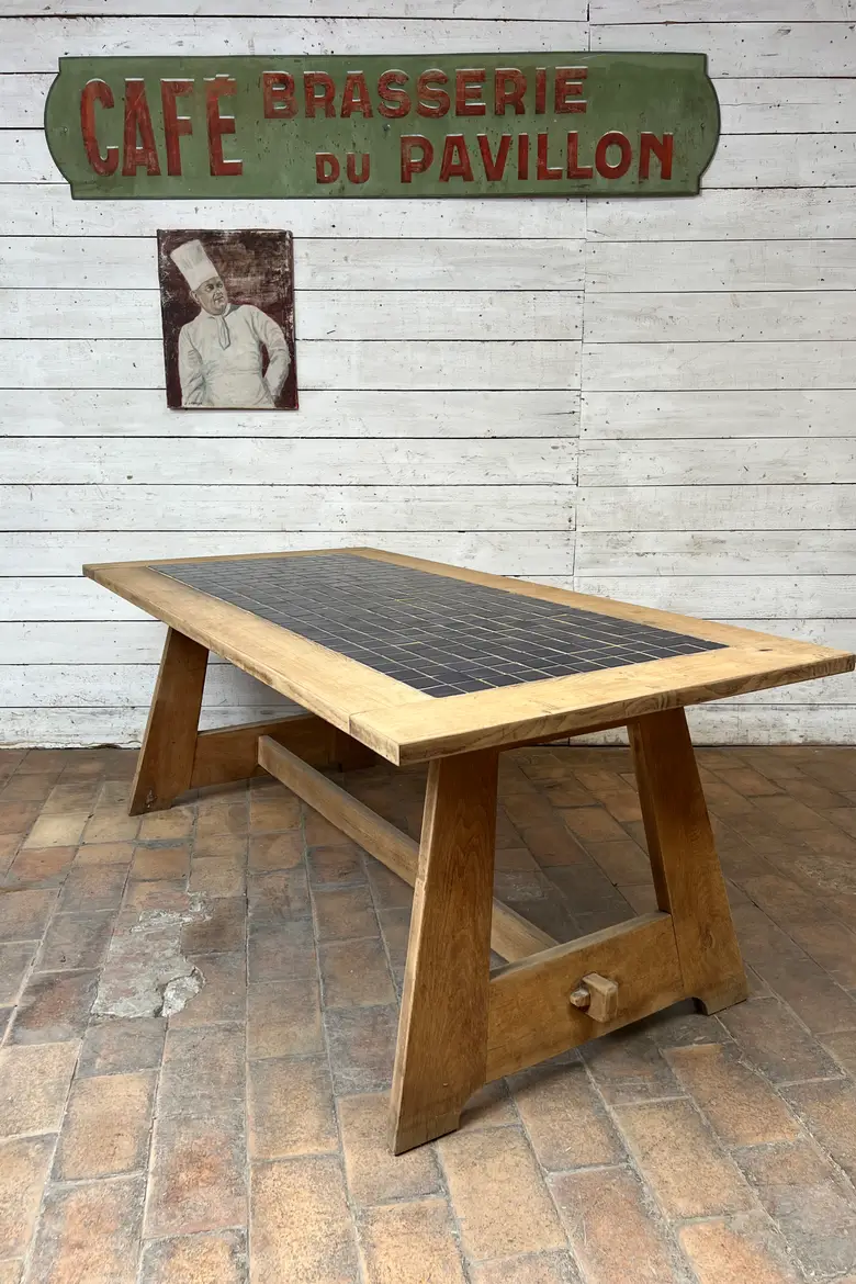 Table en chêne carrelée