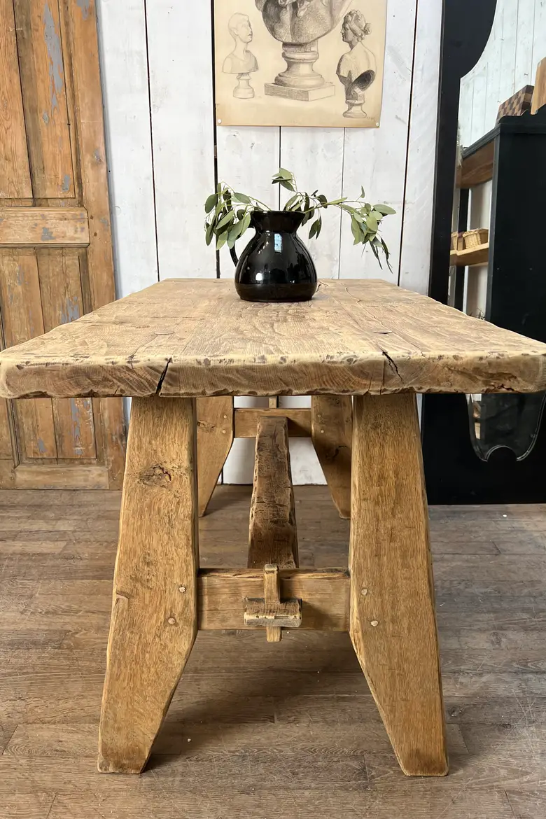 Table en chêne primitive