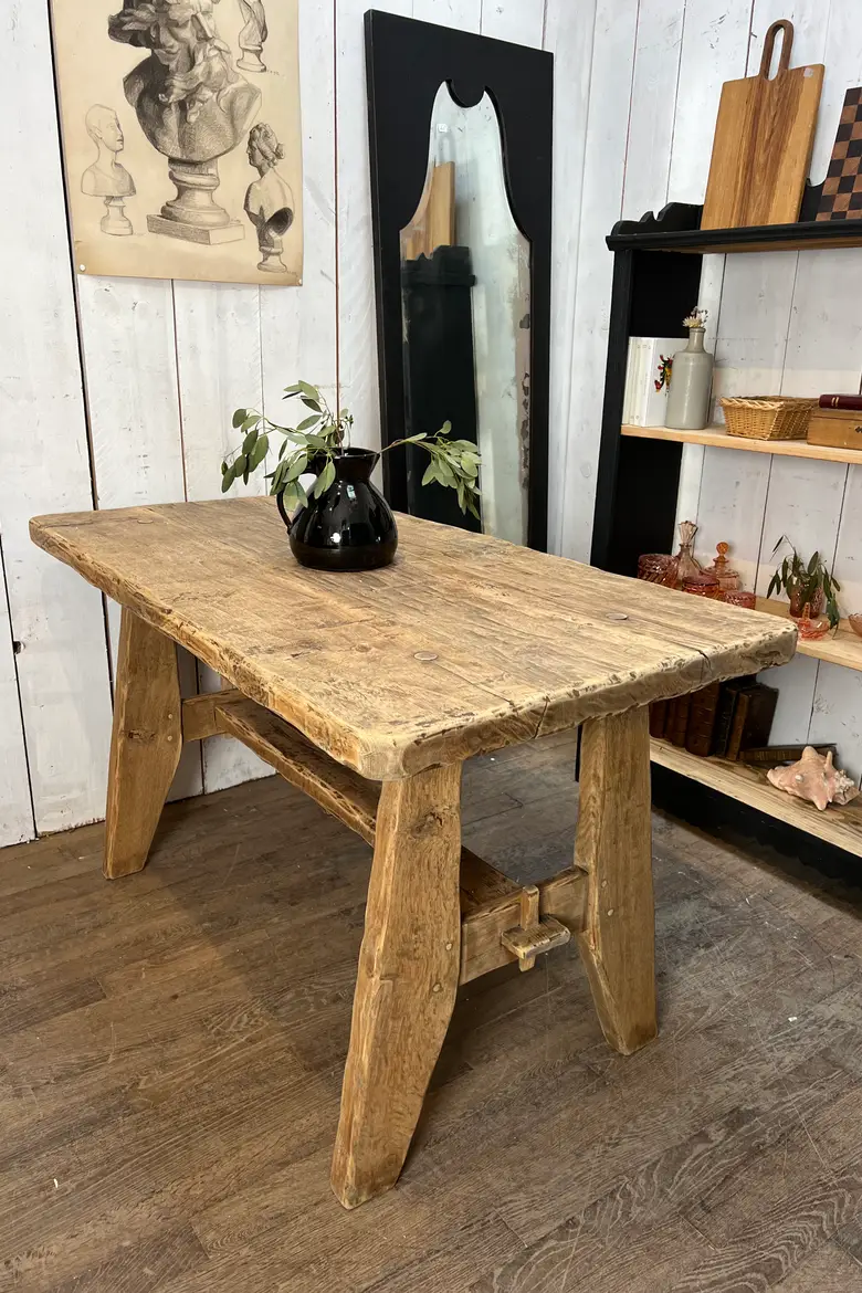 Table en chêne primitive
