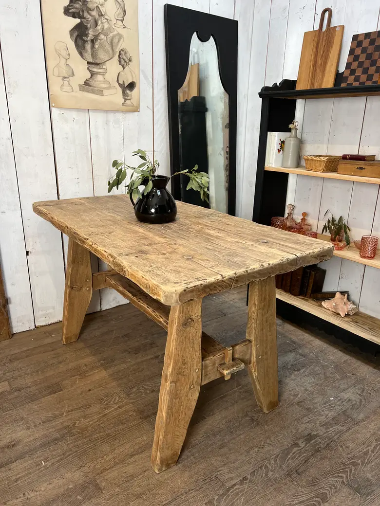 Table en chêne primitive