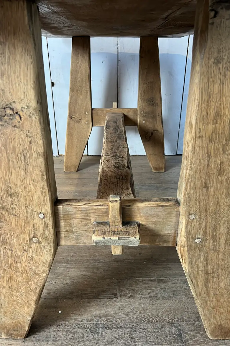 Table en chêne primitive