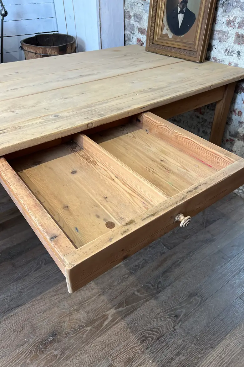 Table en sapin et chêne