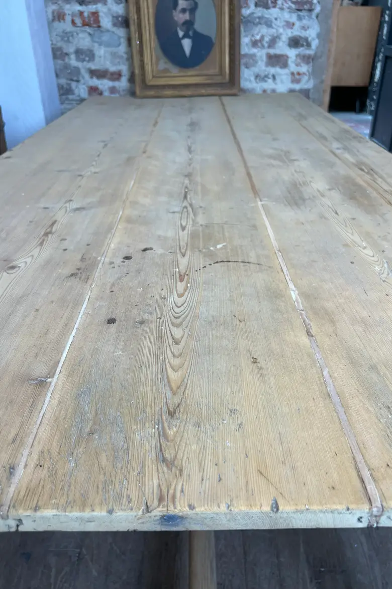 Table en sapin et chêne
