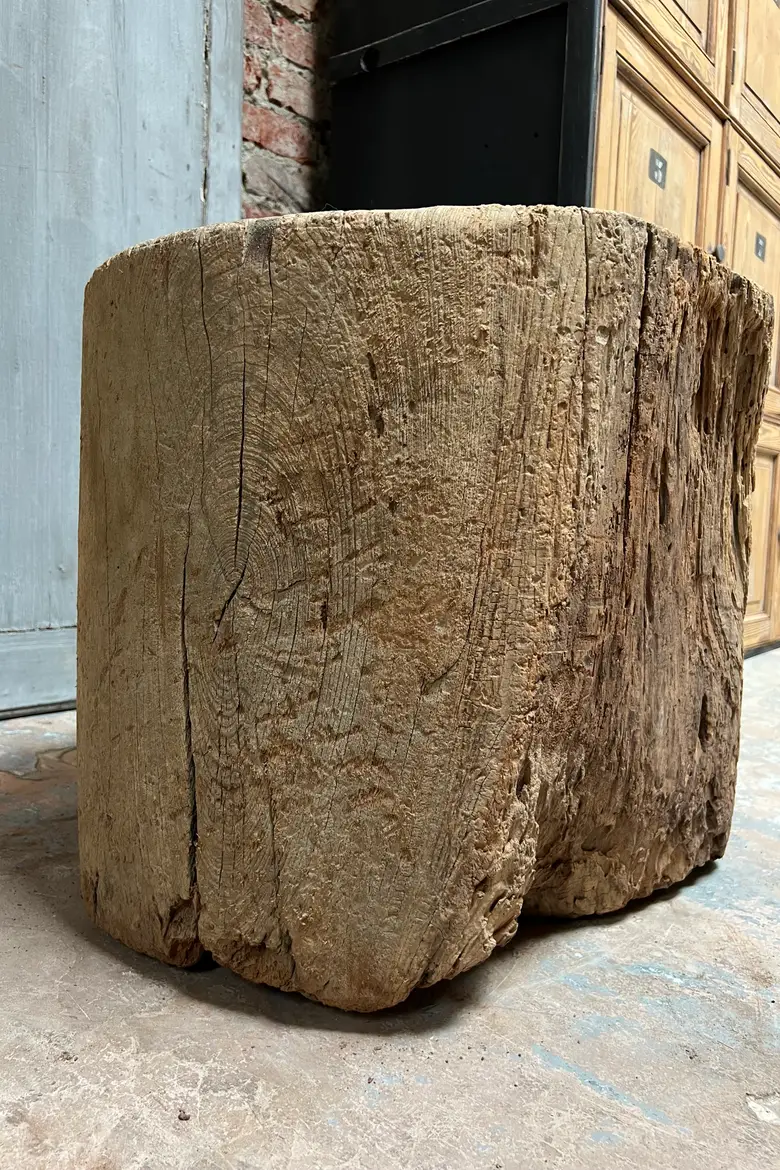 Table ou tabouret primitif Début XXème