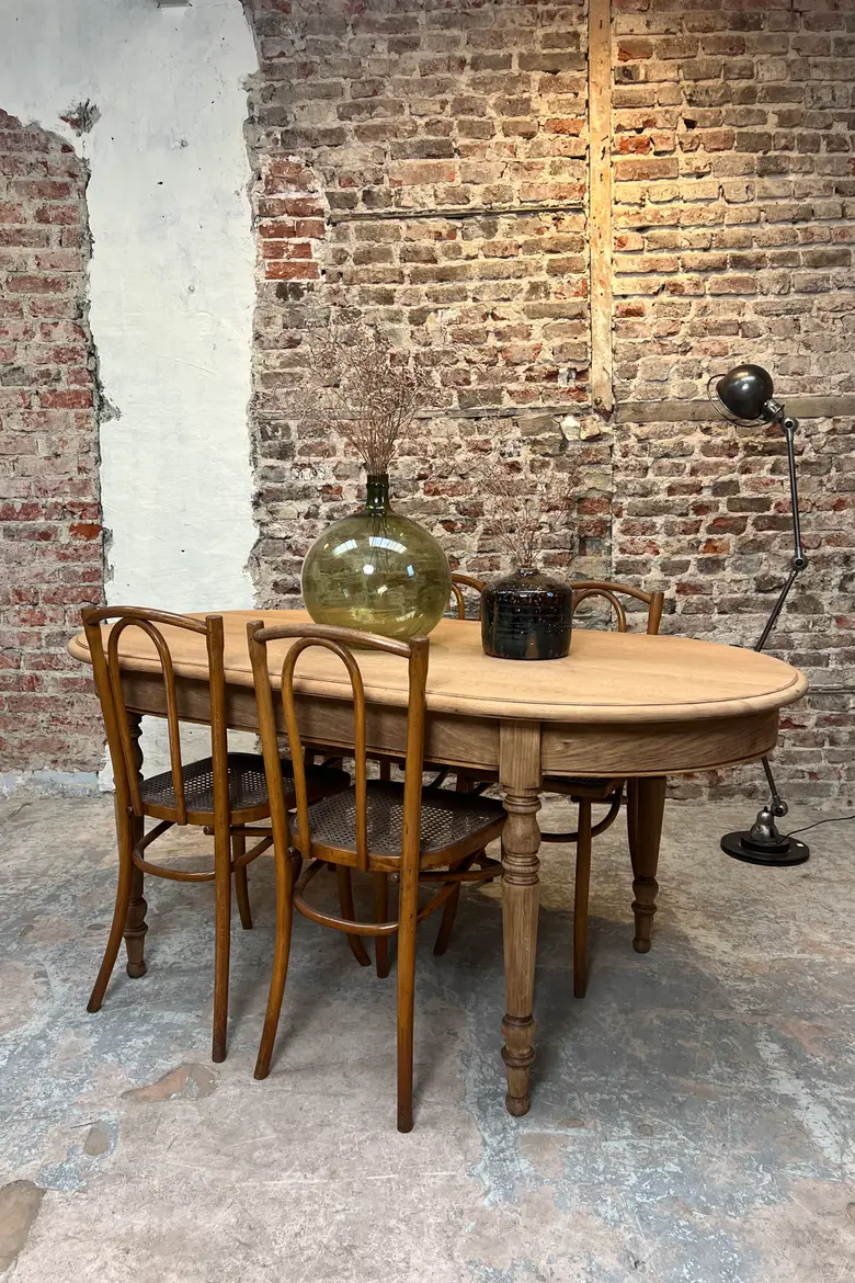 Table ovale en chêne