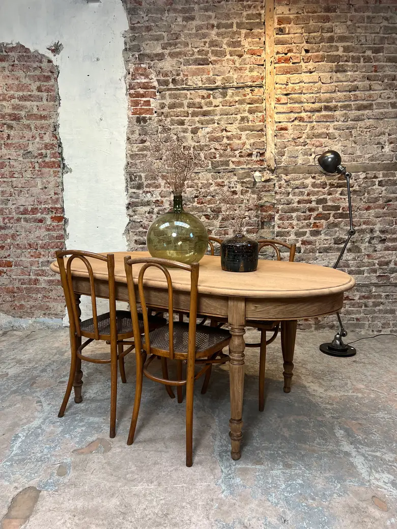 Table ovale en chêne