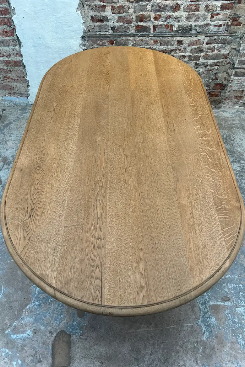 Table ovale en chêne