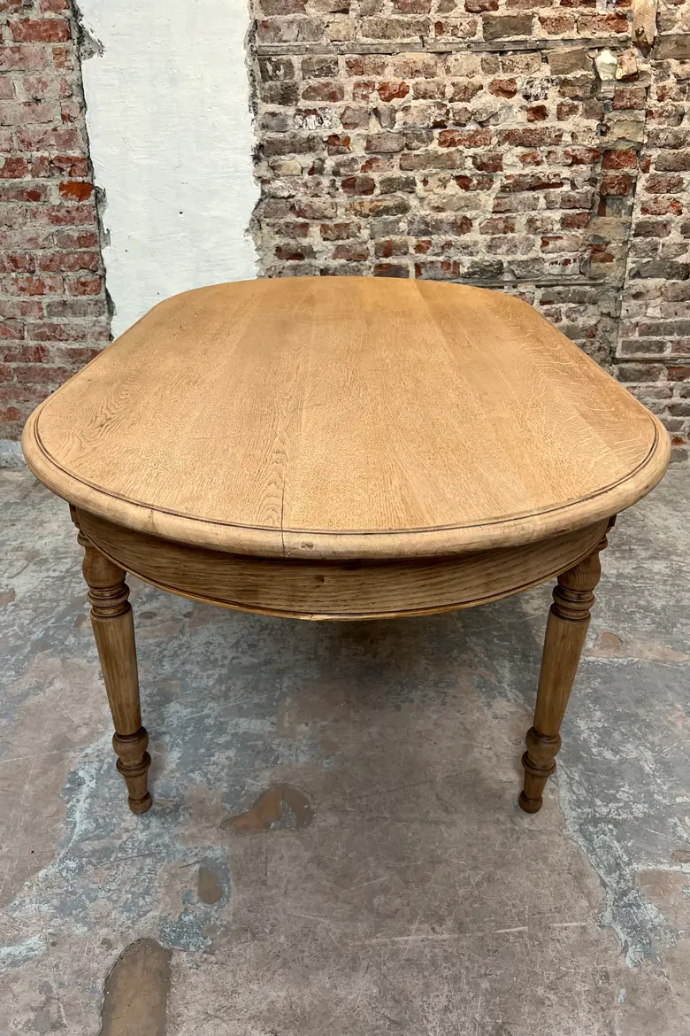 Table ovale en chêne