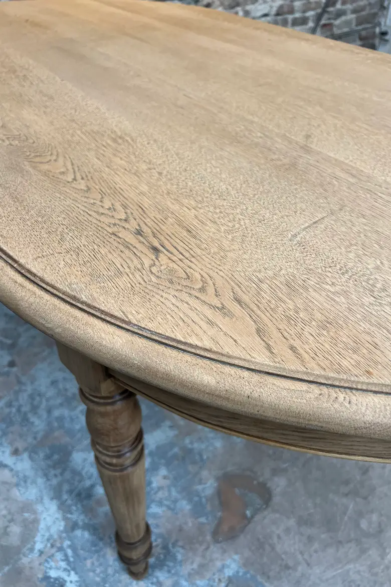 Table ovale en chêne