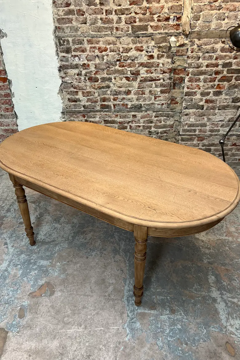 Table ovale en chêne