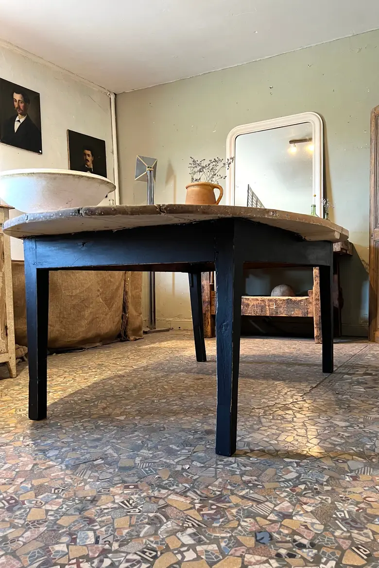 Table ovale en sapin Début XXème