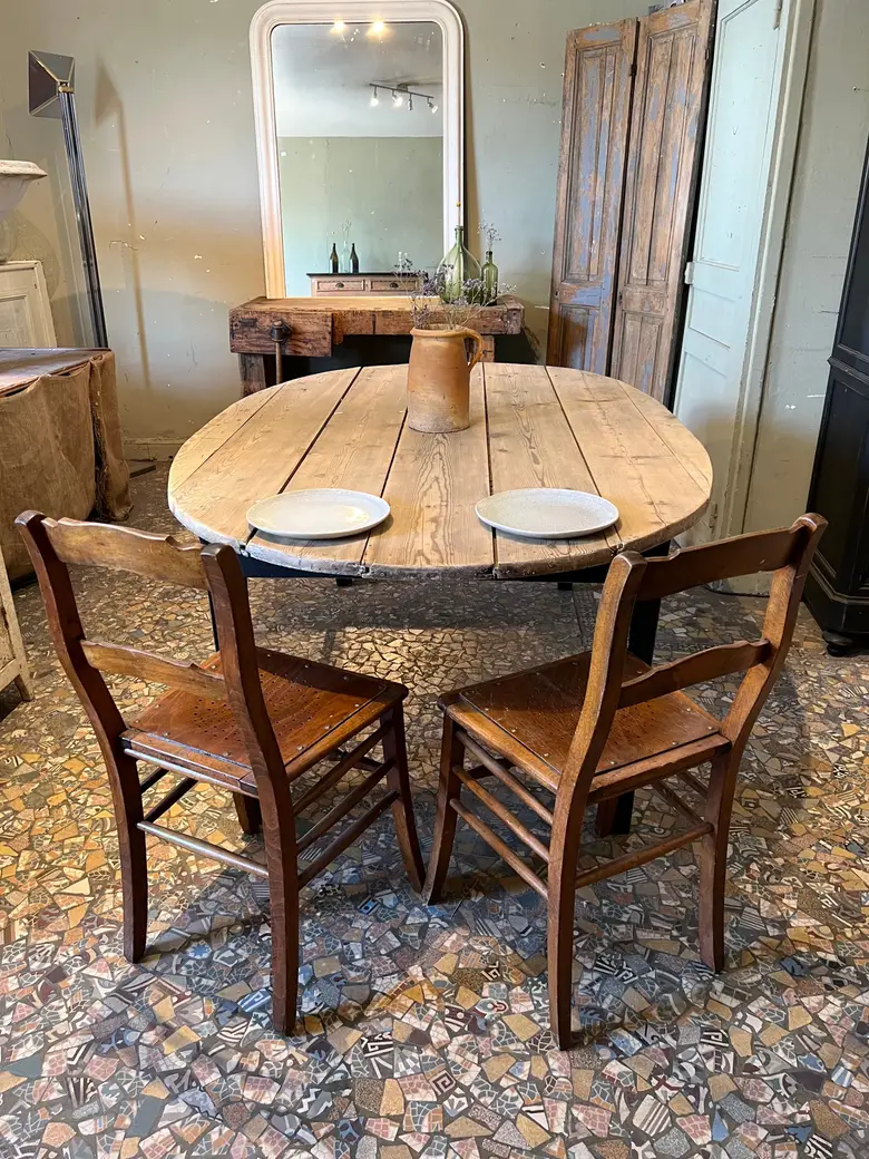 Table ovale en sapin Début XXème
