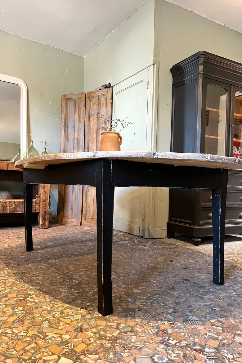 Table ovale en sapin Début XXème