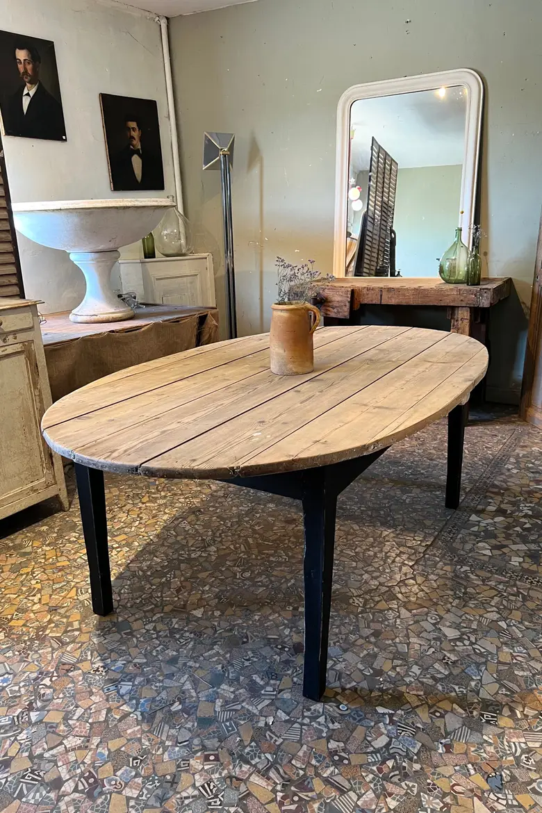 Table ovale en sapin Début XXème