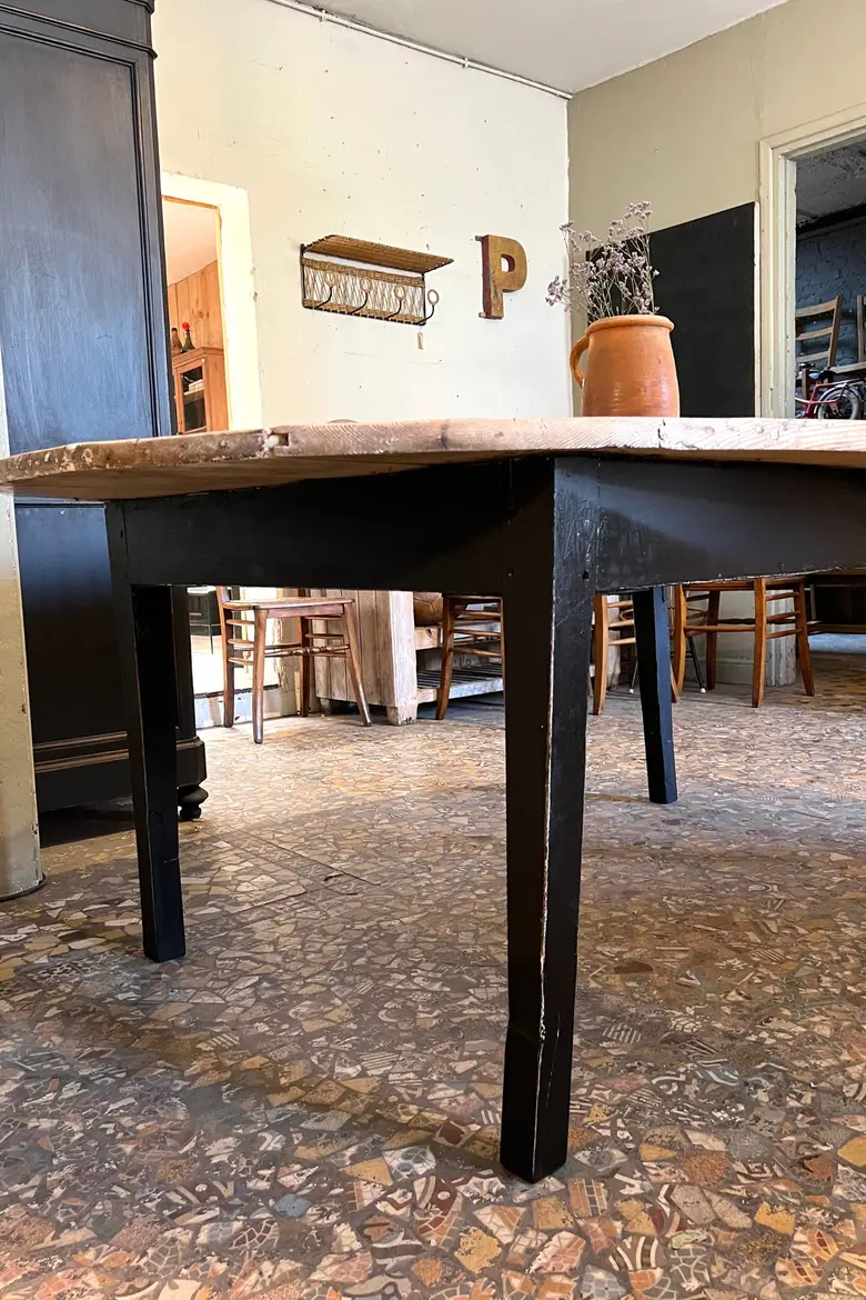 Table ovale en sapin Début XXème