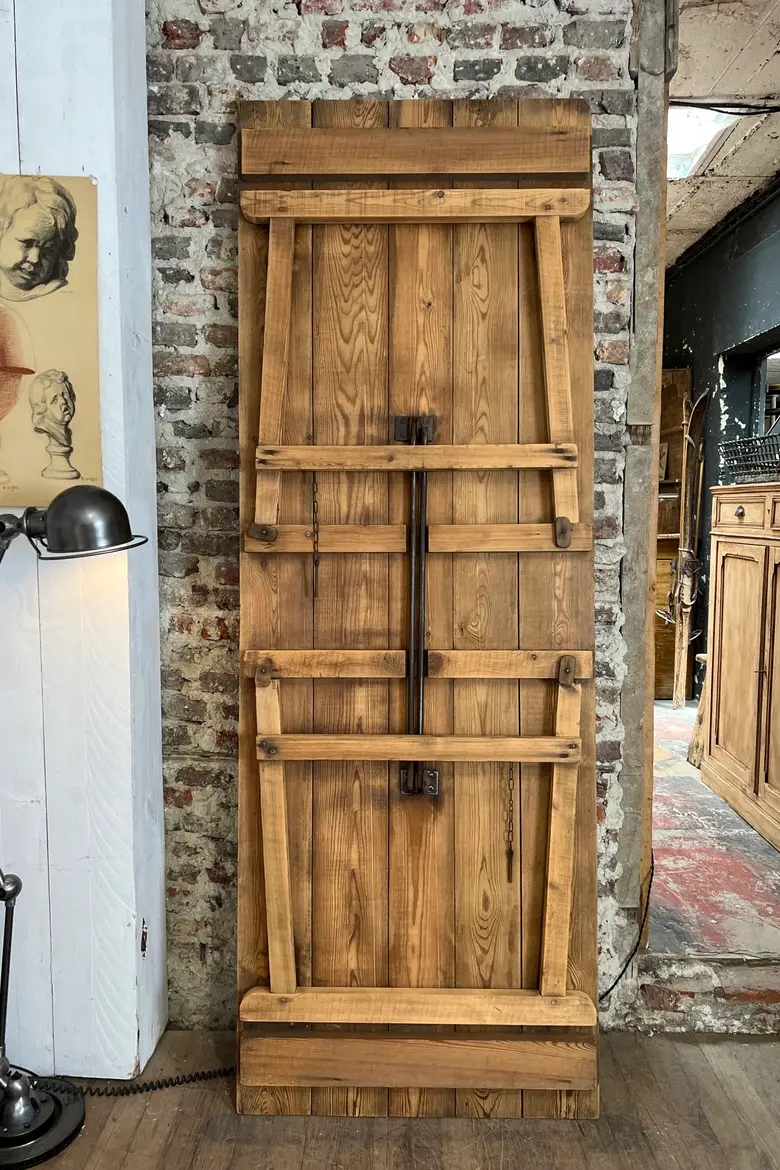 Table pliante en sapin