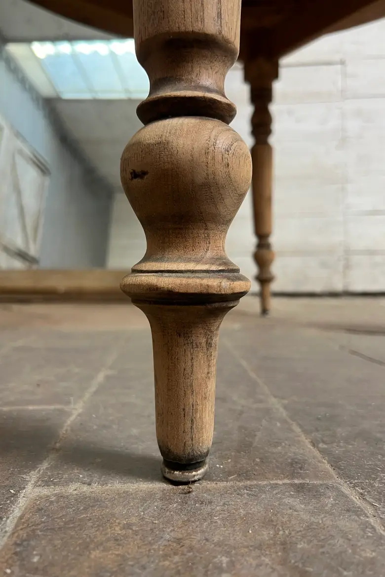 Table ronde en chêne