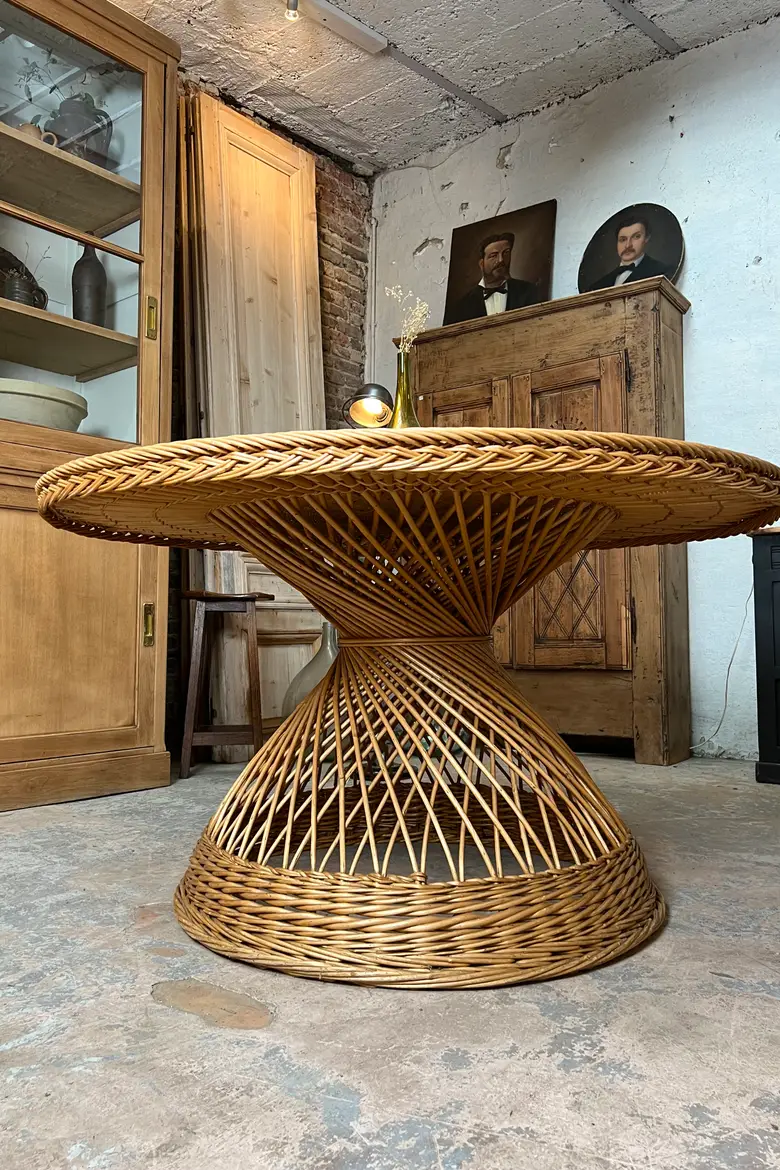 Table ronde en rotin 1970