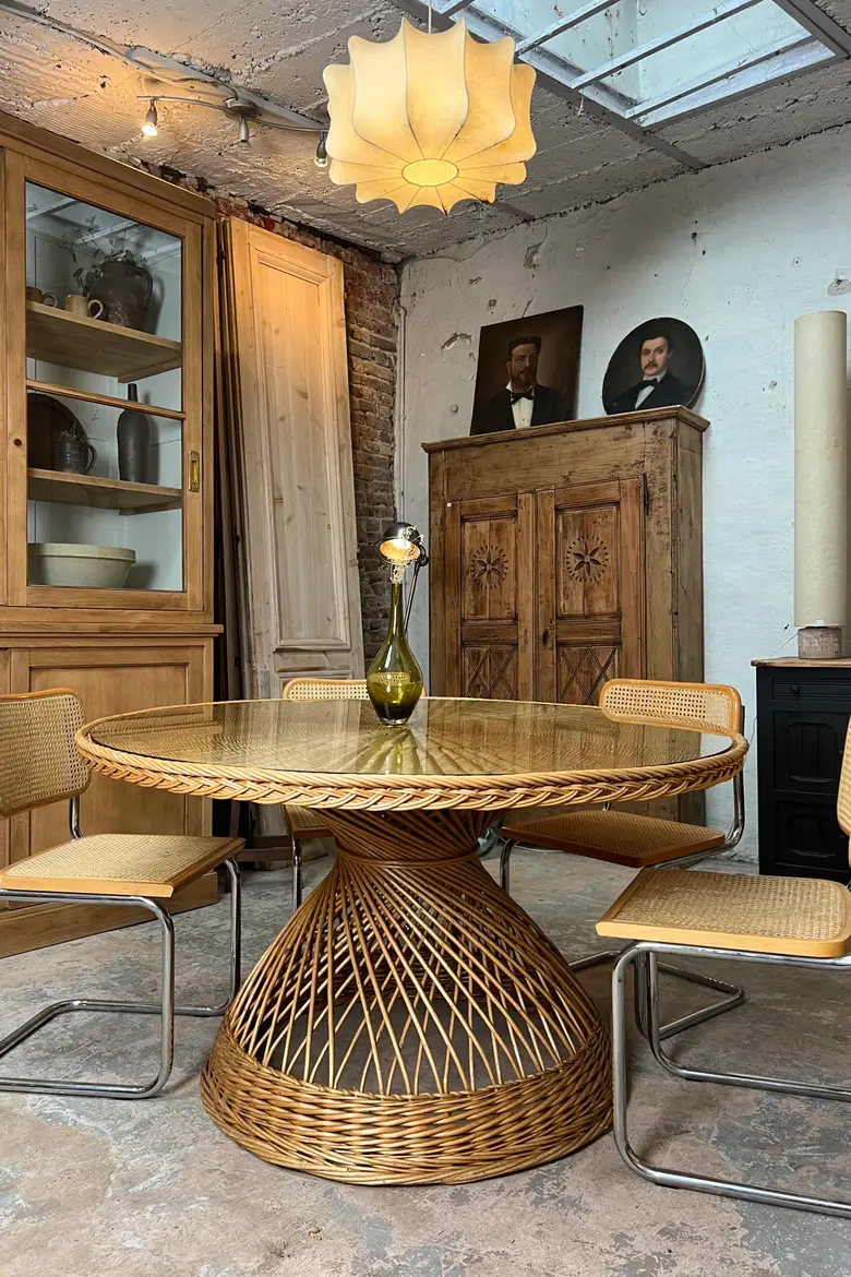 Table ronde en rotin 1970
