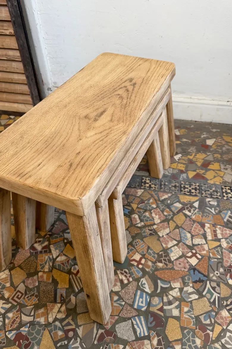 Tables gigognes en chêne – années 50