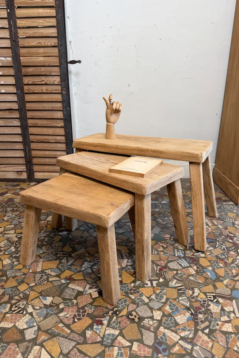 Tables gigognes en chêne – années 50