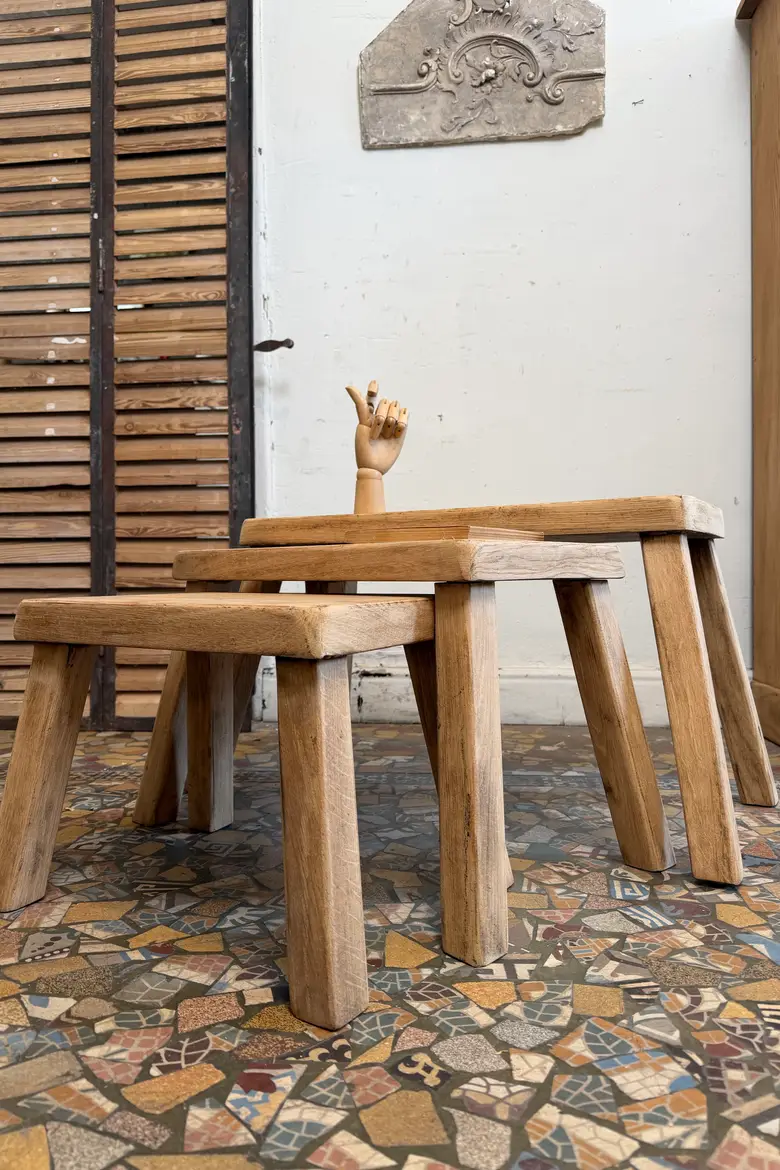 Tables gigognes en chêne – années 50