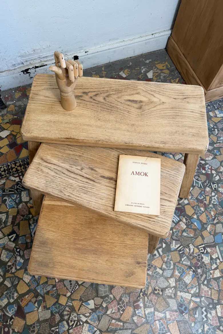 Tables gigognes en chêne – années 50