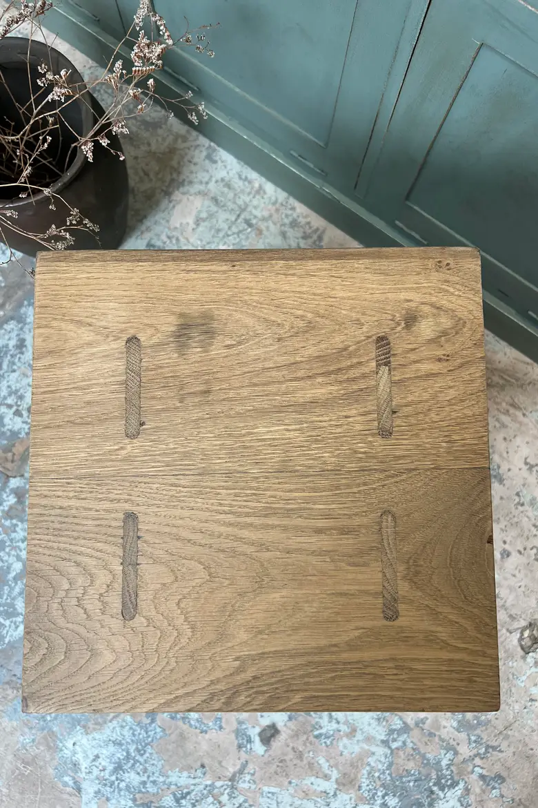 Tabouret d’alpage en chêne