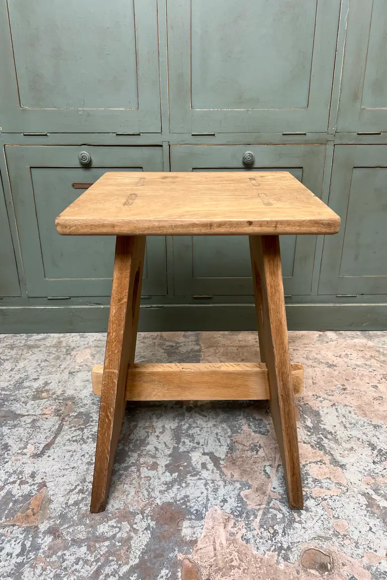 Tabouret d’alpage en chêne