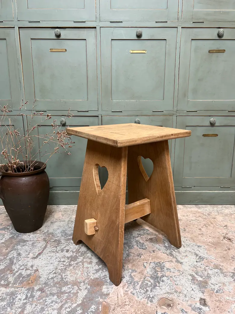 Tabouret d’alpage en chêne