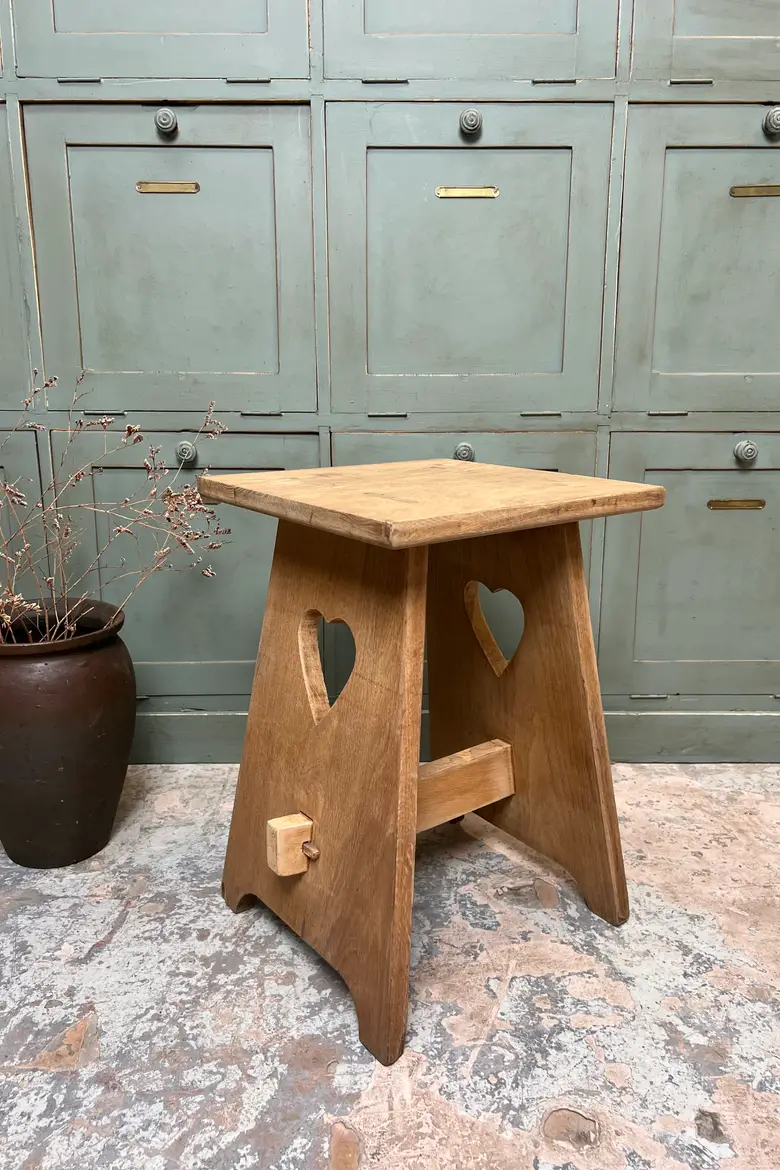 Tabouret d’alpage en chêne