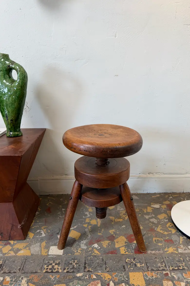 Tabouret d’atelier à vis en hêtre – début XXe siècle