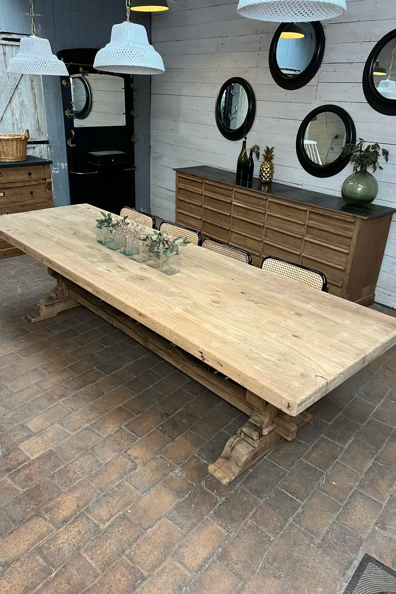 Très grande table de monastère