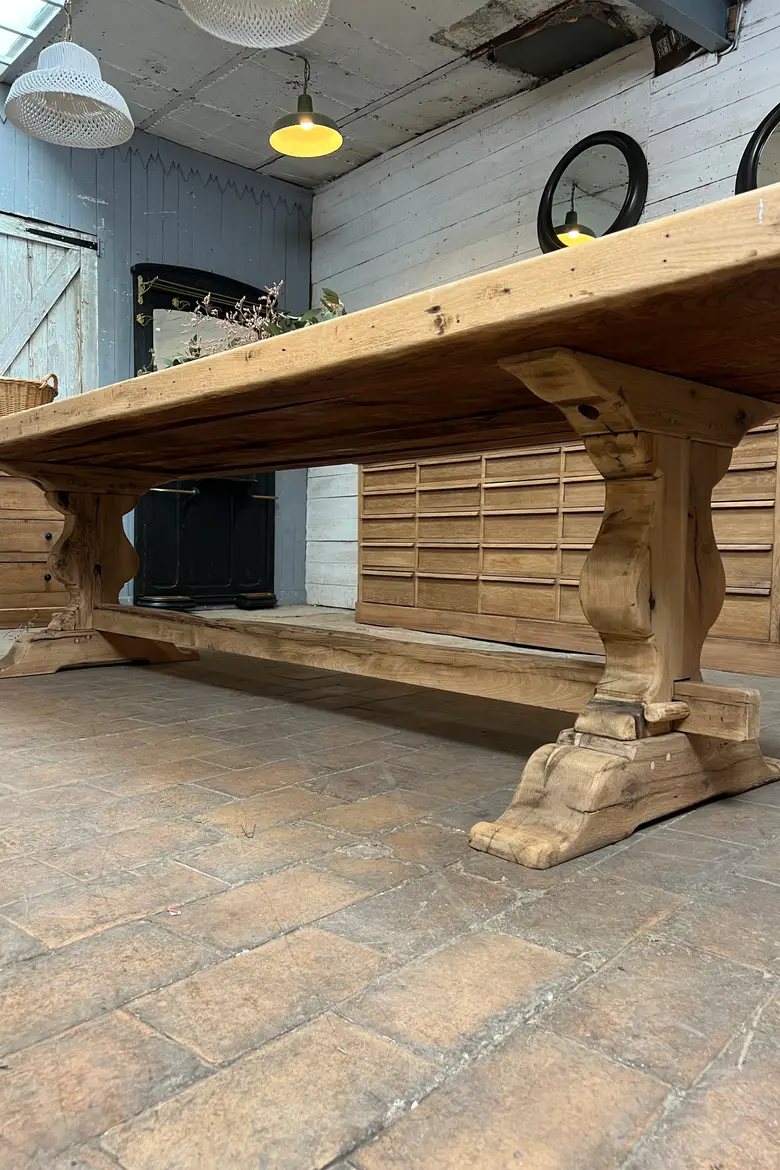 Très grande table de monastère