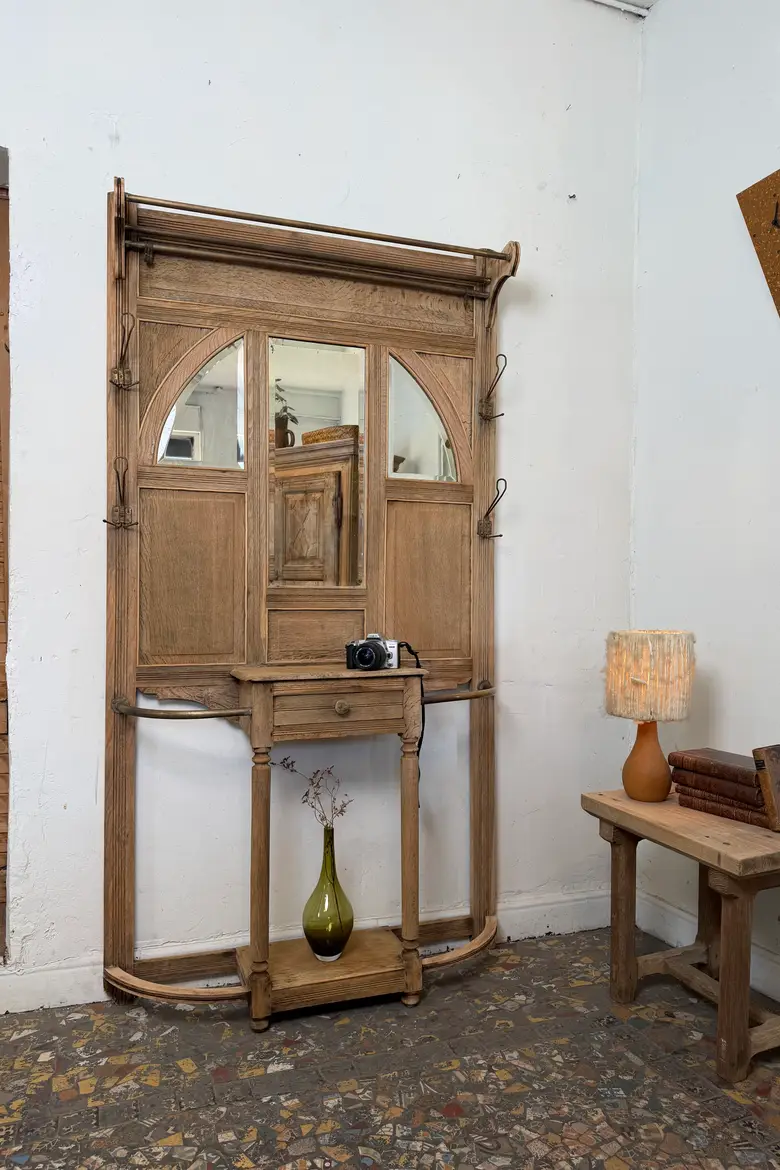 Vestiaire d’entrée en chêne — début XXe