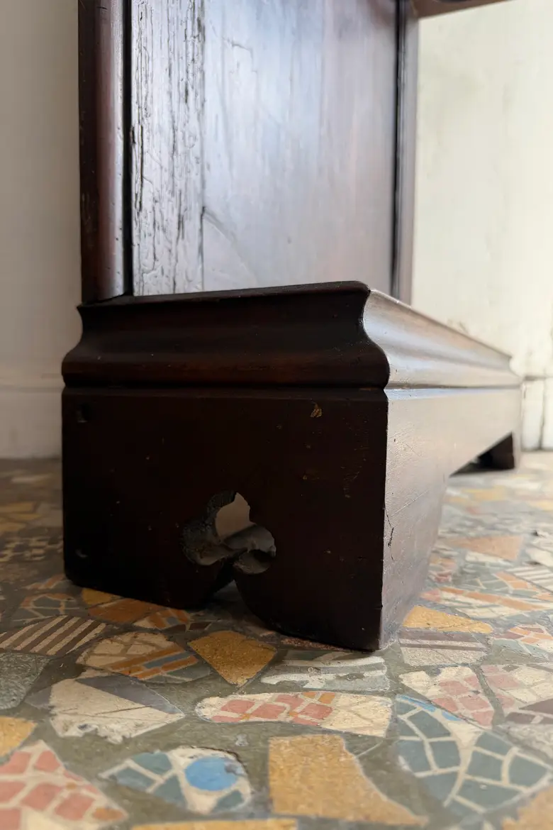 Vestiaire d’entrée en noyer – XVIIIe siècle