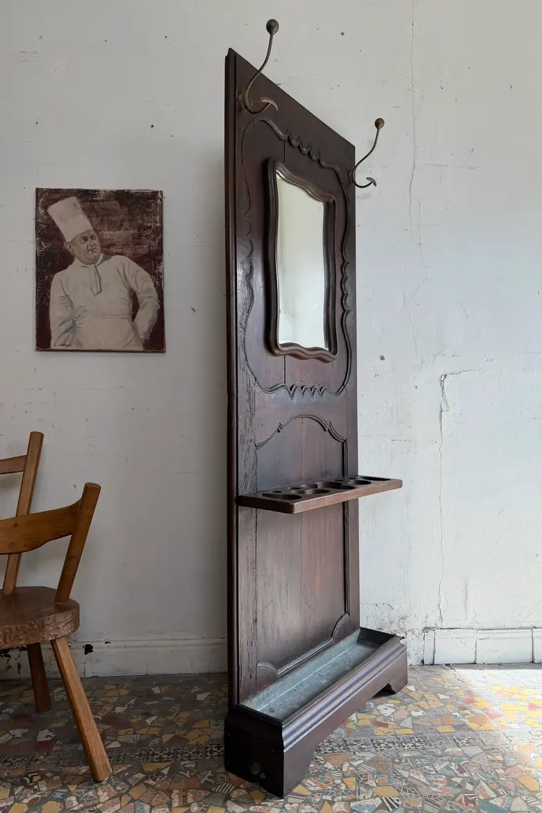 Vestiaire d’entrée en noyer – XVIIIe siècle