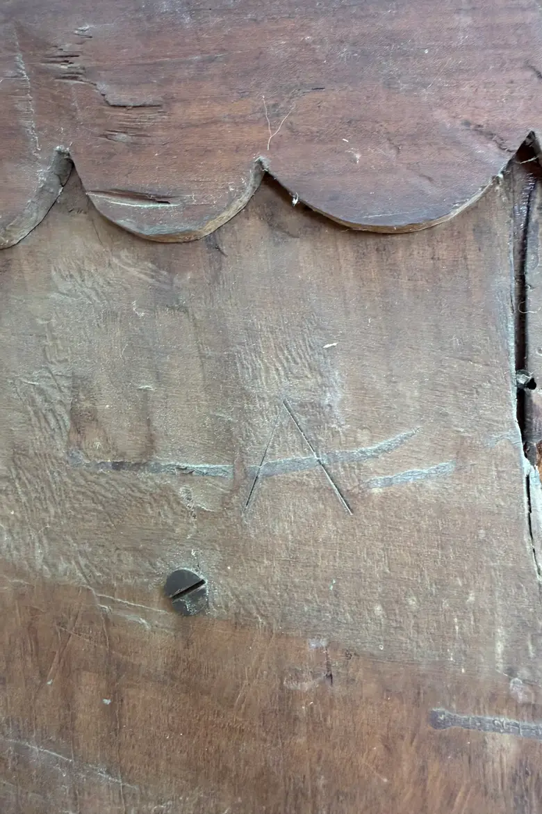 Vestiaire d’entrée en noyer – XVIIIe siècle