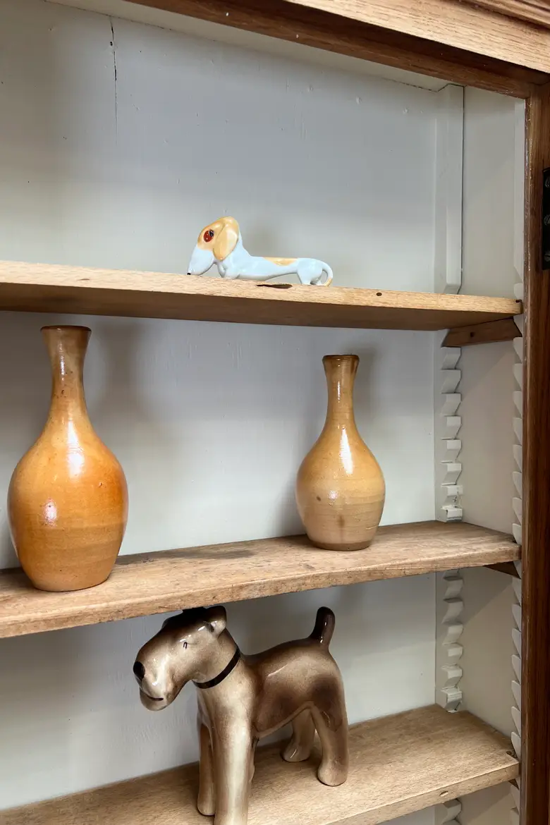Vitrine à suspendre en chêne