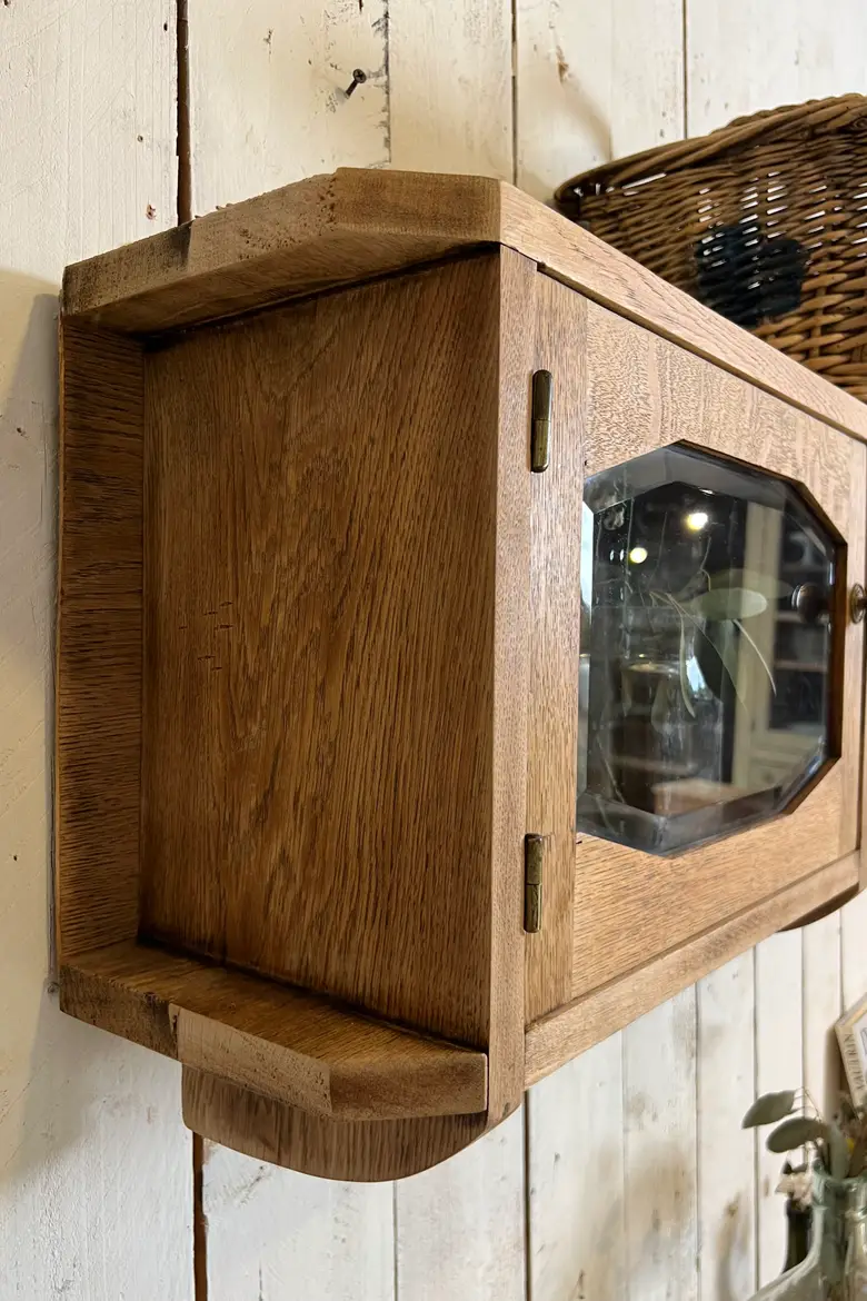 Vitrine à suspendre en chêne - années 50