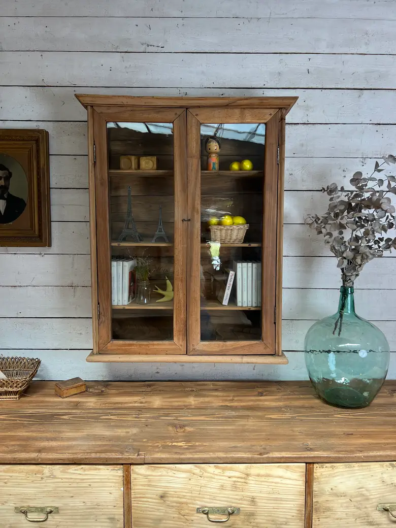 Vitrine à suspendre