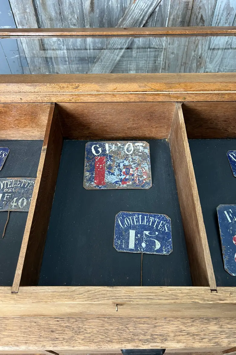 Vitrine de bijoutier en chêne